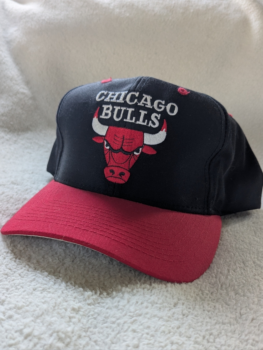 Vintage Chicago Bulls Black Red Snapback Hat Cap NBA Basketball Retro OSFA